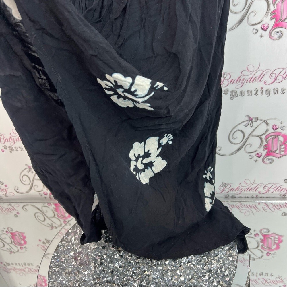 Hugs and kisses dress smocked Hawaii Chic Black and White Floral Maxi flowy - Picture 3 of 12